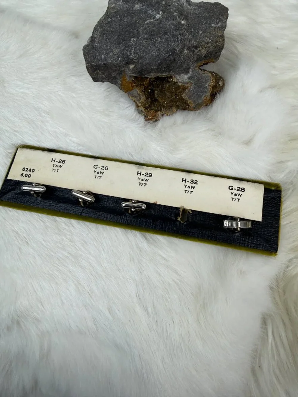 Vintage Silver Tone Cuff Link Sample Velour Salesman Set Singles